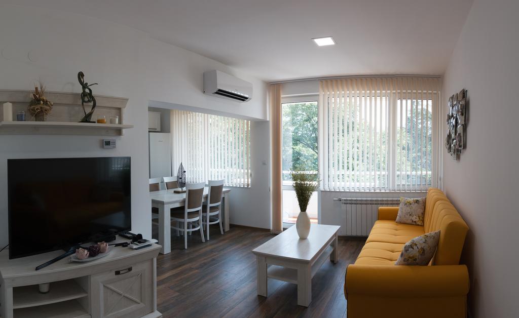 Square View Apartment Kazanlŭk Exterior foto