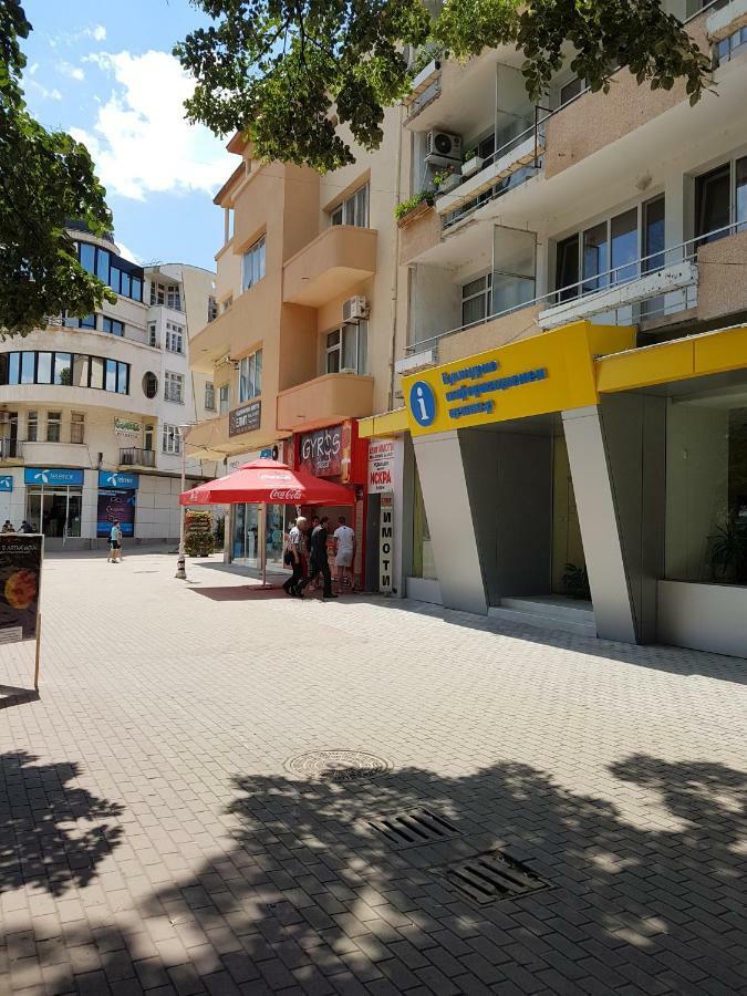 Square View Apartment Kazanlŭk Exterior foto